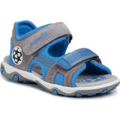 Sandały SUPERFIT - 6-09465-25 S Hellgrau/Blau. Szare sandały chłopięce Superfit, ze skóry, bez zapięcia. W wyprzedaży za 199,00 zł.