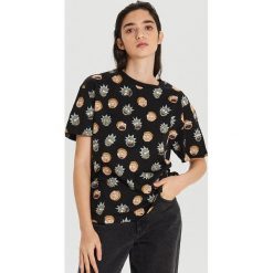 Koszulka Rick and Morty - Czarny. Czarne koszulki damskie Cropp, s. Za 49,99 zł.