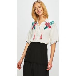 Pepe Jeans - Koszula Maryan. Białe bluzki damskie Pepe Jeans, s, z haftami, z wiskozy, klasyczne, z klasycznym kołnierzykiem, z krótkim rękawem. Za 319,90 zł.