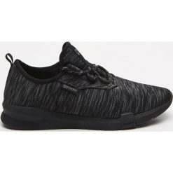 Sneakersy Ronin - Czarny. Czarne sneakersy męskie Cropp, bez zapięcia. Za 159,99 zł.