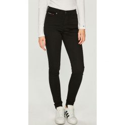 Tommy Jeans - Jeansy. Czarne jeansy damskie skinny marki Tommy Jeans, z elastanu. Za 449,90 zł.