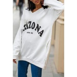 Bluza damska ZEFO. Białe bluzy sportowe damskie Bluza damska ZEFO, uniwersalny, z nadrukiem, bez rękawów, bez kaptura. W wyprzedaży za 69,00 zł.