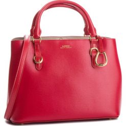 Torebka LAUREN RALPH LAUREN - Bennington 431693831004 Red/Porcini. Czerwone torebki klasyczne damskie Lauren Ralph Lauren, ze skóry, bez dodatków. Za 1449,90 zł.