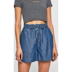 Guess Jeans - Szorty. Niebieskie szorty damskie Guess Jeans, m, z aplikacjami, z bawełny, casualowe. W wyprzedaży za 199,90 zł.