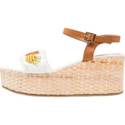 Rzymianki damskie: Tata Italia Sandały na platformie white/camel