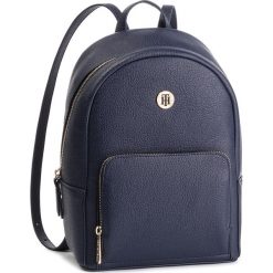 Plecak TOMMY HILFIGER - Th Core Backpack AW0AW06406 901. Niebieskie plecaki damskie TOMMY HILFIGER, bez wzorów, ze skóry ekologicznej, eleganckie. W wyprzedaży za 419,00 zł.