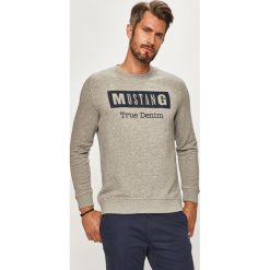 Mustang - Bluza. Szare bluzy męskie Mustang, xxl, z nadrukiem, z bawełny, z okrągłym kołnierzem, bez rękawów, bez kaptura. W wyprzedaży za 179,90 zł.