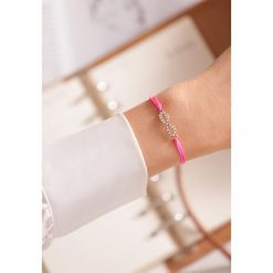 Różowa Bransoletka Infinity. Różowe bransoletki damskie marki other, z cyrkonią. Za 19,99 zł.