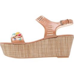 Sandały damskie: Nine West FEEAH Sandały na platformie dark caramel