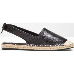 Espadryle bonprix czarny. Czarne espadryle damskie bonprix, bez wzorów, bez obcasa. Za 49,99 zł.