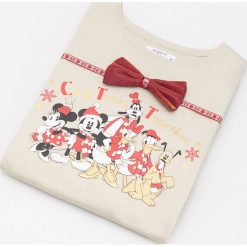 T-shirt ze świątecznym motywem - Beżowy. Brązowe t-shirty damskie Reserved, s, wizytowe. W wyprzedaży za 19,99 zł.
