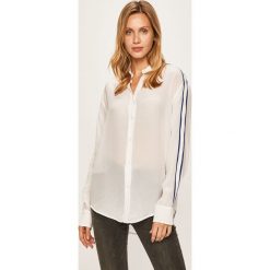 Calvin Klein Jeans - Koszula. Białe bluzki damskie Calvin Klein Jeans, s, bez wzorów, z wiskozy, eleganckie, z klasycznym kołnierzykiem, z długim rękawem. W wyprzedaży za 199,90 zł.