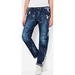 G-Star Raw - Jeansy. Niebieskie jeansy damskie G-Star RAW. W wyprzedaży za 499,90 zł.