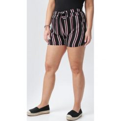 Czarno-Fuksjowe Szorty Pereilodia. Czarne szorty damskie Born2be, xl, bez wzorów. W wyprzedaży za 34,99 zł.