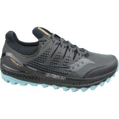 Saucony Xodus Iso 3 S20449-3 45 Czarne. Czarne buty sportowe męskie Saucony, z syntetyku, bez zapięcia, do biegania. W wyprzedaży za 449,99 zł.