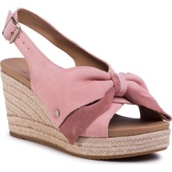 Espadryle UGG - W Ysidra 1107876 Lss. Różowe espadryle damskie Ugg, bez wzorów, z zamszu, bez obcasa, na obcasie. Za 549,00 zł.