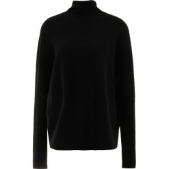 DRYKORN LYZA Sweter black. Czarne swetry klasyczne damskie DRYKORN, m, z materiału. Za 629,00 zł.
