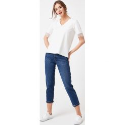 Elegancka bluzka z koronką ecru - s. Bluzki damskie e-margeritka.pl, s, w koronkowe wzory, z poliesteru, eleganckie, bez kołnierzyka, z długim rękawem. Za 108,99 zł.