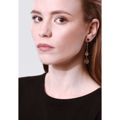 Złote Kolczyki Speculate. Żółte kolczyki damskie marki Born2be, złote. Za 29,99 zł.