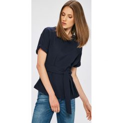 Trendyol - Top. Niebieskie bluzki damskie marki Trendyol, s, z elastanu, casualowe, z okrągłym kołnierzem, z krótkim rękawem. W wyprzedaży za 59,90 zł.