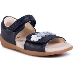 Sandały CLARKS - Zora Finch T 261505346 Navy Leather. Niebieskie sandały dziewczęce Clarks, ze skóry, bez zapięcia. W wyprzedaży za 139,00 zł.