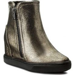 Botki GUESS - Fulvia FLFUL4 LEL10 BRONZ. Żółte botki damskie na obcasie marki Guess, z materiału. W wyprzedaży za 369,00 zł.