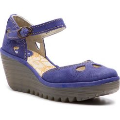 Sandały FLY LONDON - Yuna P500016143 Royal Blue. Niebieskie klapki damskie marki Fly London, bez wzorów, ze skóry, bez obcasa, na obcasie. Za 409,00 zł.
