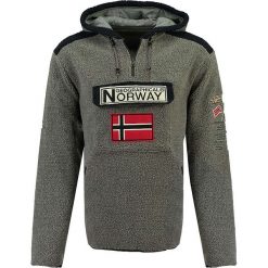 Bluza polarowa w kolorze szarym. Szare bluzy męskie Geographical Norway Men, s, z haftami, z polaru, z kapturem, bez rękawów, bez kaptura. W wyprzedaży za 135,95 zł.
