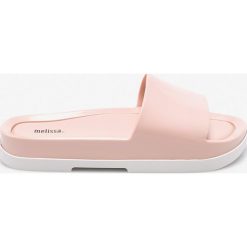 Melissa - Klapki Bco. Różowe klapki damskie marki Melissa, bez wzorów, z materiału, bez obcasa. W wyprzedaży za 229,90 zł.