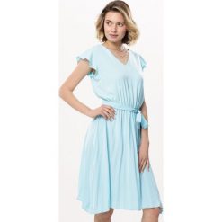 Niebieska Sukienka Forecast. Niebieskie sukienki damskie Born2be, xl, bez wzorów, eleganckie, bez kołnierzyka, bez rękawów, midi, plisowane. Za 89,99 zł.