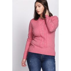 Łososiowy Sweter Reveal of My Heart. Czerwone swetry klasyczne damskie Born2be, l, z okrągłym kołnierzem. Za 69,99 zł.