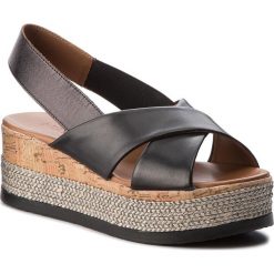 Espadryle INUOVO - 8761 Black/Black. Czarne espadryle damskie marki Inuovo, bez wzorów, ze skóry, bez obcasa. W wyprzedaży za 199,00 zł.