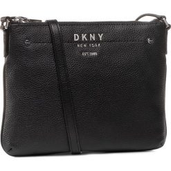 Torebka DKNY - Erin Tz Cbody R01EAH02 Black/Silver BSV. Czarne listonoszki damskie DKNY, bez wzorów, ze skóry, na ramię, bez dodatków. Za 849,00 zł.