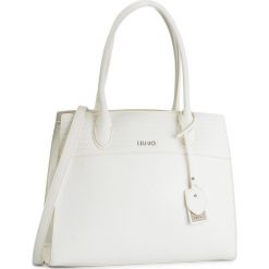 Torebka LIU JO - M Tote N19044 E0027 Off White 01065. Białe torebki klasyczne damskie Liu Jo, bez wzorów, ze skóry ekologicznej, klasyczne, bez dodatków. W wyprzedaży za 319,00 zł.