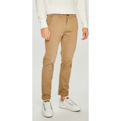 Pepe Jeans - Spodnie Sloane. Brązowe chinosy męskie marki Pepe Jeans, z elastanu. Za 259,90 zł.