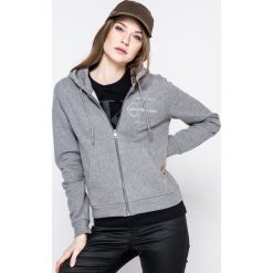 Calvin Klein Jeans - Bluza. Szare bluzy damskie z kapturem marki Calvin Klein Jeans, s, z bawełny. W wyprzedaży za 329,90 zł.