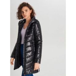 Pikowany płaszcz - Czarny. Czarne płaszcze damskie Cropp, s, bez wzorów. Za 159,99 zł.
