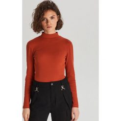 Bluzka z półgolfem - Bordowy. Czerwone bluzki damskie Cropp, s, bez wzorów, bez kołnierzyka, bez rękawów. Za 49,99 zł.