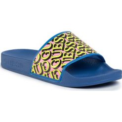 Klapki GUESS - F02Z05 BB00F F271. Żółte klapki męskie Guess, ze skóry ekologicznej, bez zapięcia. W wyprzedaży za 119,00 zł.