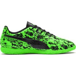 Buty halowe Puma One 19.4 It M 105496 04. Zielone buty sportowe męskie Puma, z syntetyku, bez zapięcia, do piłki nożnej. W wyprzedaży za 239,00 zł.
