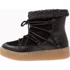 Buty zimowe damskie: Pieces PSPACCIA Botki na platformie black