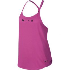 Top sportowy w kolorze różowym. Różowe topy damskie Nike Women, l, bez wzorów, ze skóry, z okrągłym kołnierzem. W wyprzedaży za 76,95 zł.