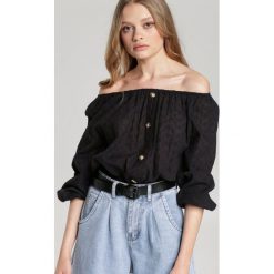 Czarna Bluzka Jeralyn. Czarne bluzki damskie Renee, s, z haftami, bez kołnierzyka, z długim rękawem. Za 69,99 zł.