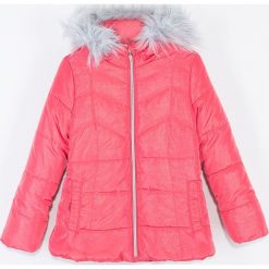Coccodrillo - Kurtka dziecięca 92-122 cm. Różowe kurtki dziewczęce COCCODRILLO, bez wzorów, z tkaniny, długie, z kapturem. Za 189,90 zł.