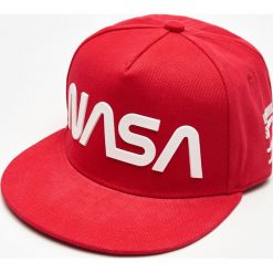 Czapka z daszkiem NASA - Czerwony. Czerwone czapki męskie Cropp, bez wzorów. Za 49,99 zł.