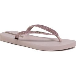 Japonki IPANEMA - Lolita III Fem 81739 Beige/Beige Rose 24952. Różowe klapki damskie Ipanema, bez wzorów, z tworzywa sztucznego, bez obcasa. W wyprzedaży za 79,00 zł.