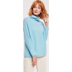 Sweter w kolorze błękitnym. Niebieskie swetry damskie ZOCHA, l, z bawełny. W wyprzedaży za 199,95 zł.