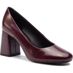 Półbuty GEOX - D Seylise H. A D84BCA 00038 C7357 Dk Burgundy. Czerwone półbuty damskie Geox, bez wzorów, ze skóry, bez obcasa, na obcasie, bez zapięcia. W wyprzedaży za 379,00 zł.