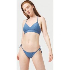 O'Neill Wave Mix Górna część stroju kąpielowego Niebieski. Niebieskie stroje kąpielowe damskie O'Neill, bez wzorów, z elastanu. Za 163,95 zł.