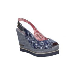 Sandały Wrangler Sandały Kelly Indigo Chan WL171682. Niebieskie sandały damskie marki Wrangler, bez wzorów, bez obcasa, bez zapięcia. Za 208,99 zł.